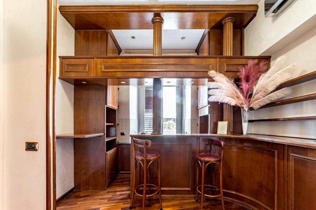 Downtown Luxury B&B - Termini Train Station Rome Bagian luar foto