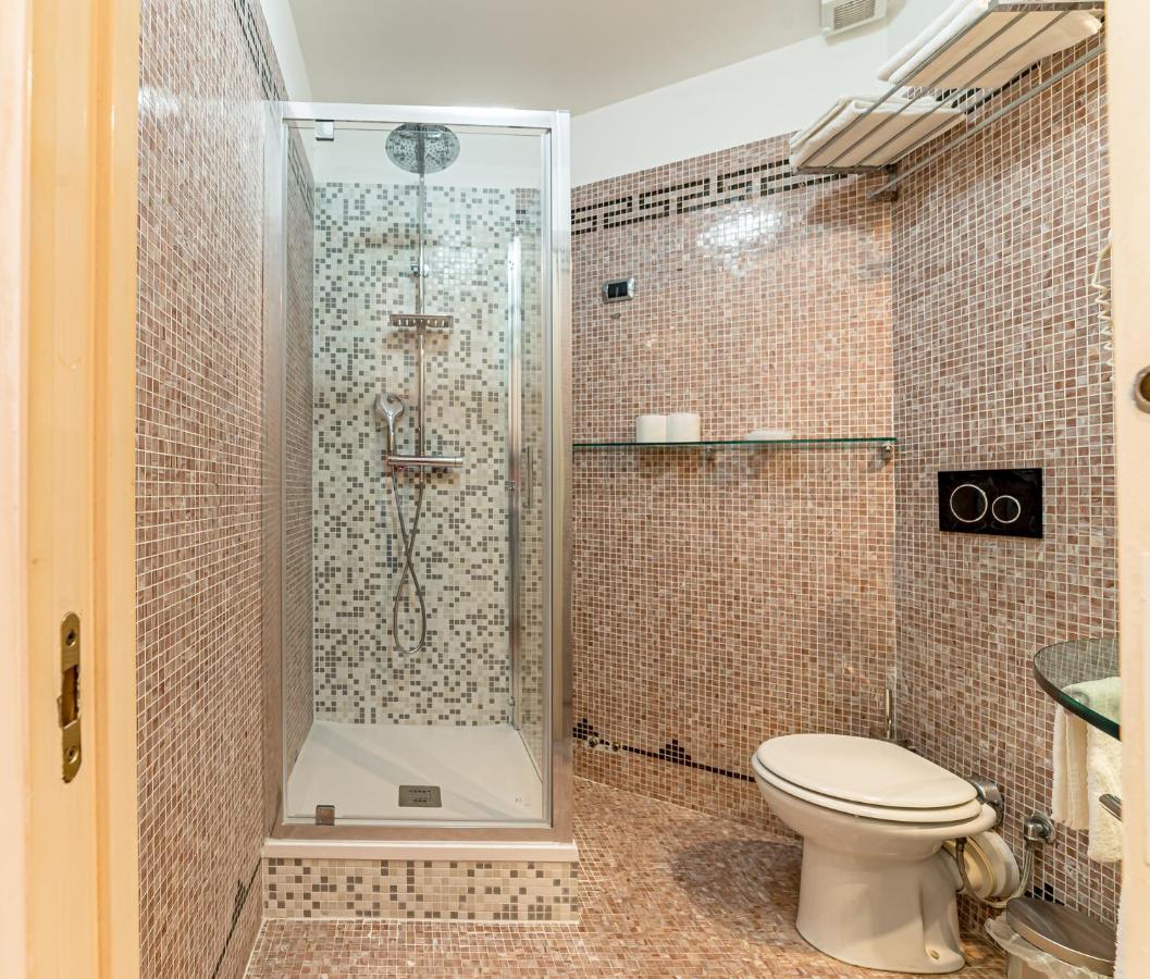 Downtown Luxury B&B - Termini Train Station Rome Bagian luar foto