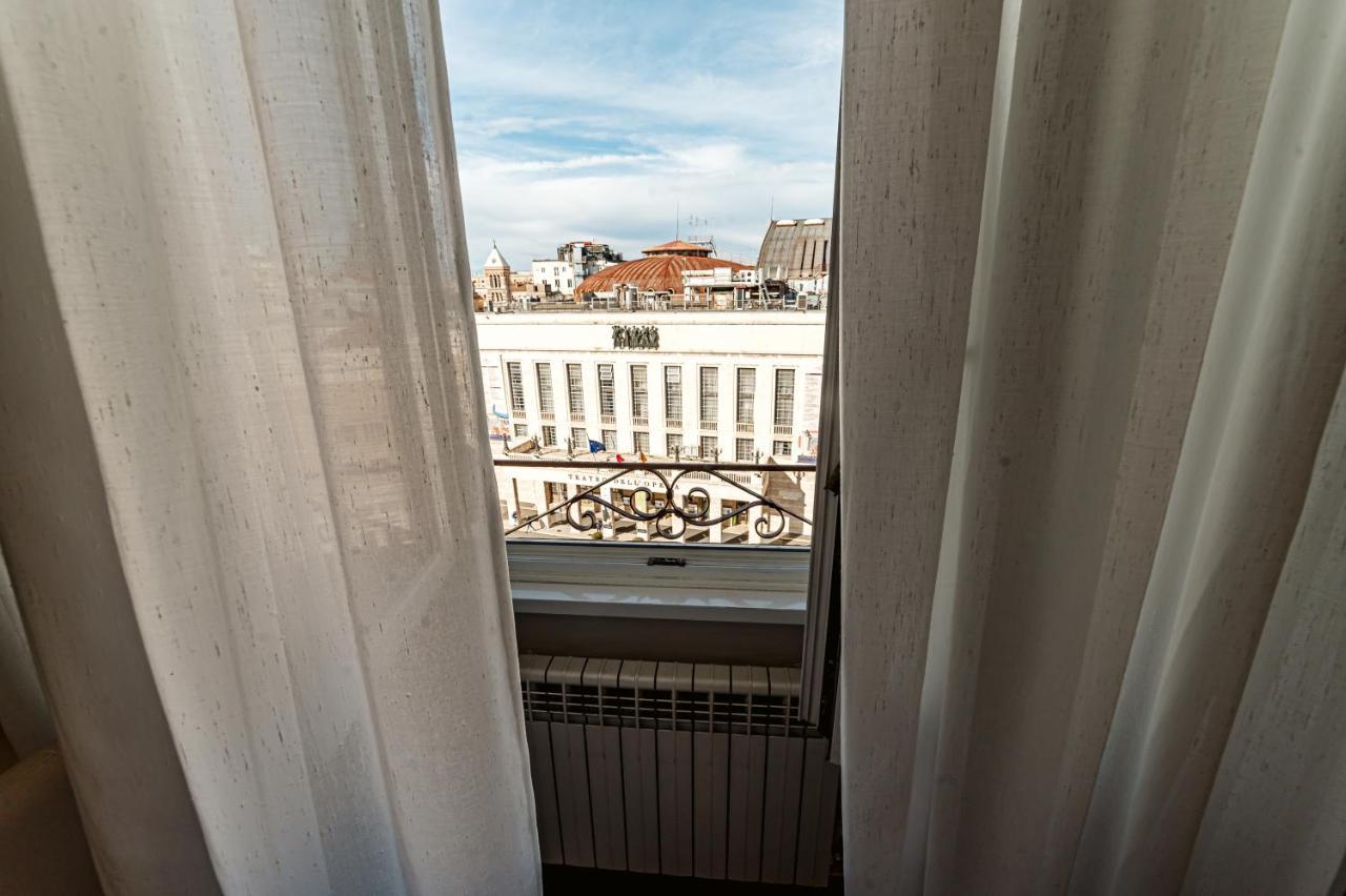 Downtown Luxury B&B - Termini Train Station Rome Bagian luar foto